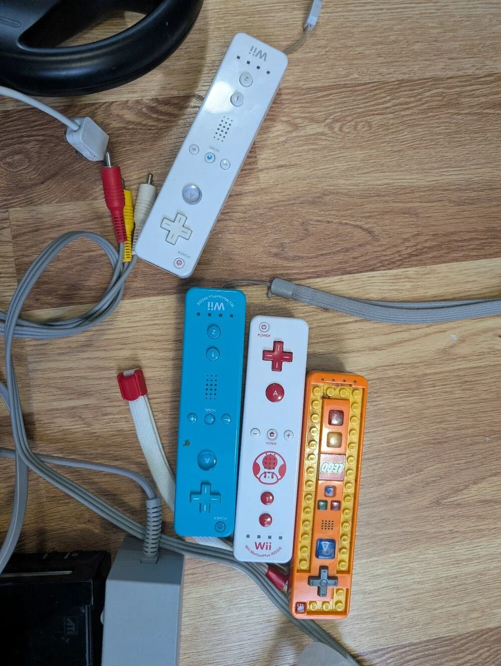 Nintendo Wii Console Bundle Nunchuks Controllers TESTED